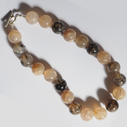 Each One Kai Necklace with dyed agate beads in cream, grey, and black, sterling silver toggle clasp, approx. 42cm.